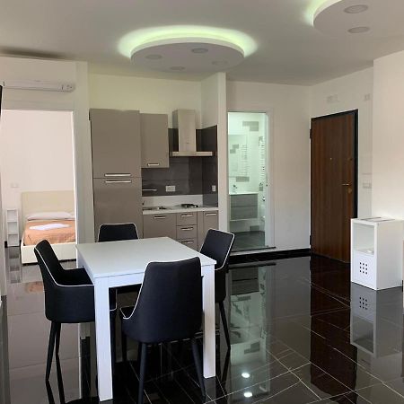 Mondo Suites Apartments Napoli Bagian luar foto