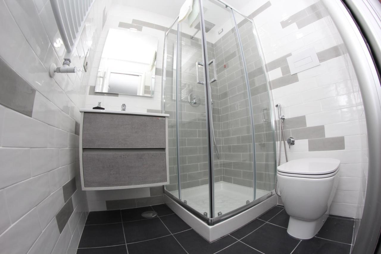 Mondo Suites Apartments Napoli Bagian luar foto