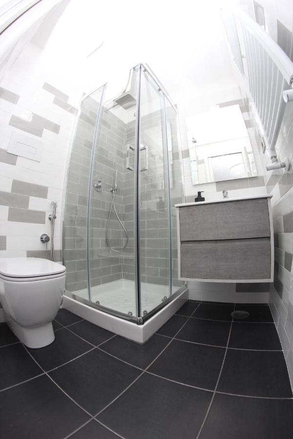 Mondo Suites Apartments Napoli Bagian luar foto