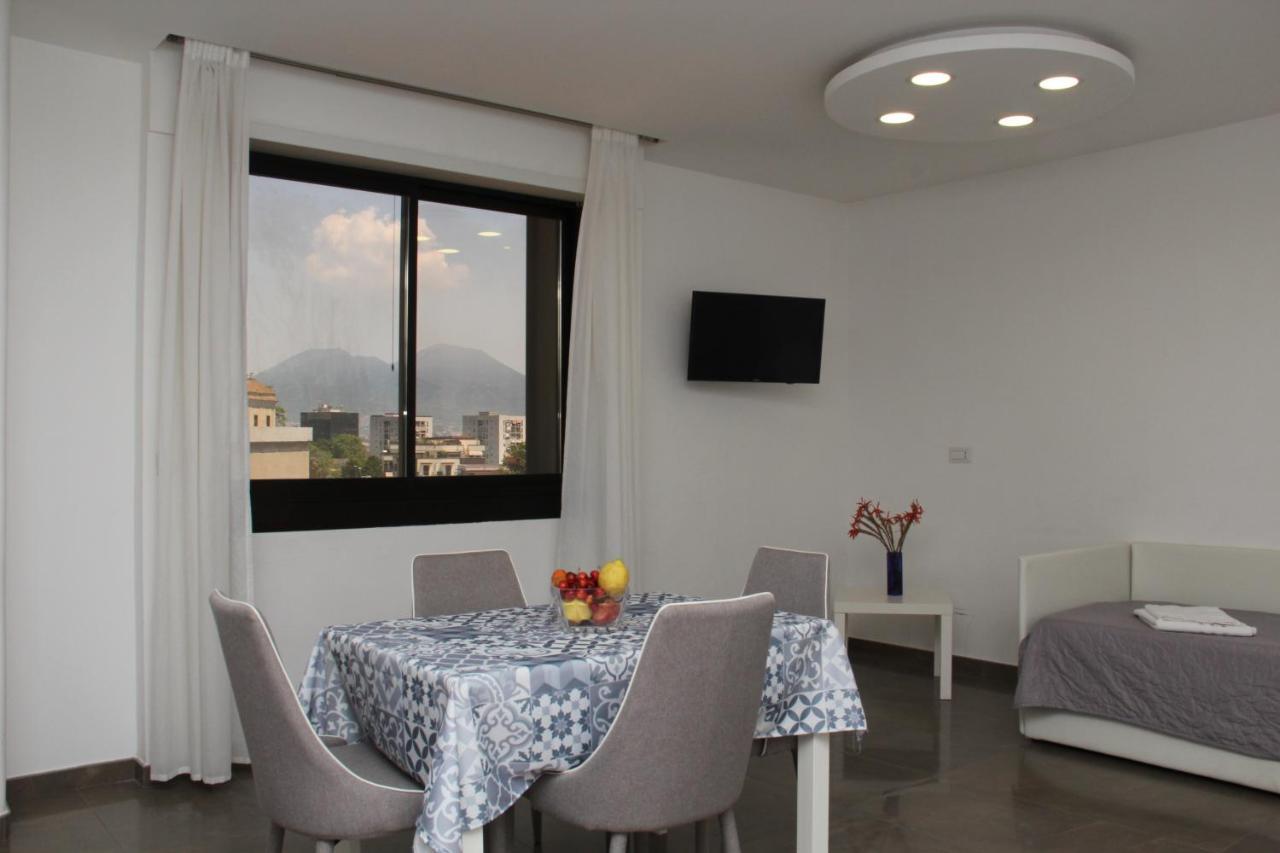 Mondo Suites Apartments Napoli Bagian luar foto