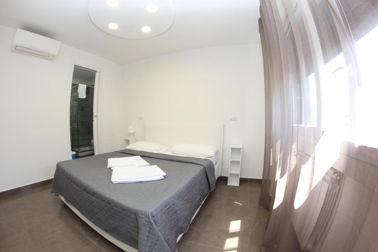 Mondo Suites Apartments Napoli Bagian luar foto