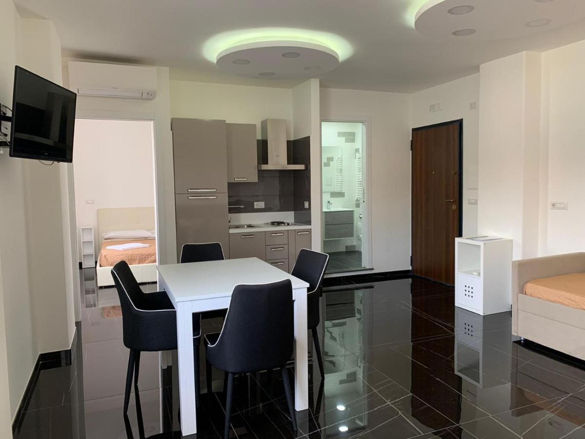 Mondo Suites Apartments Napoli Bagian luar foto