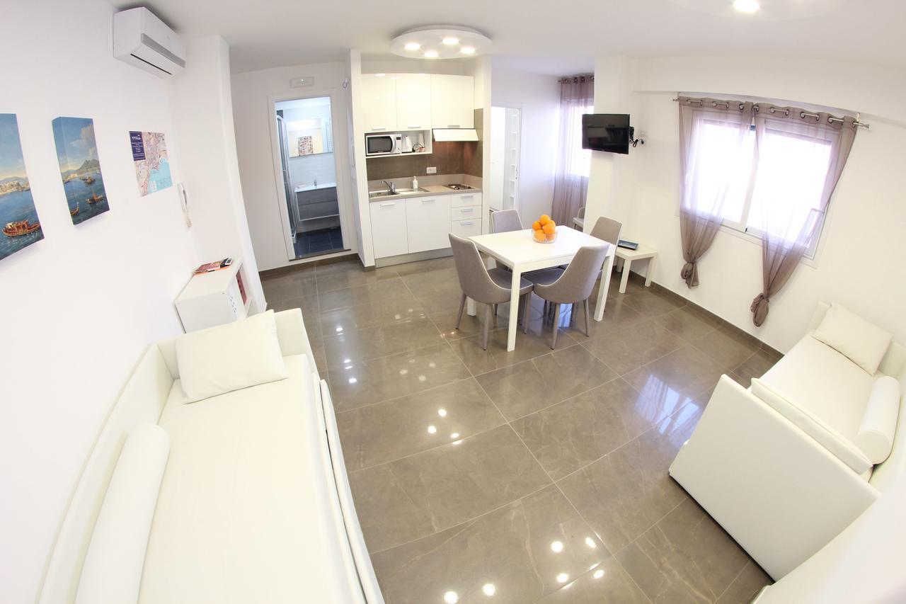 Mondo Suites Apartments Napoli Bagian luar foto