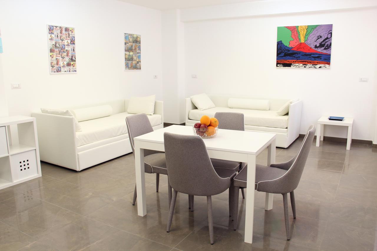 Mondo Suites Apartments Napoli Bagian luar foto