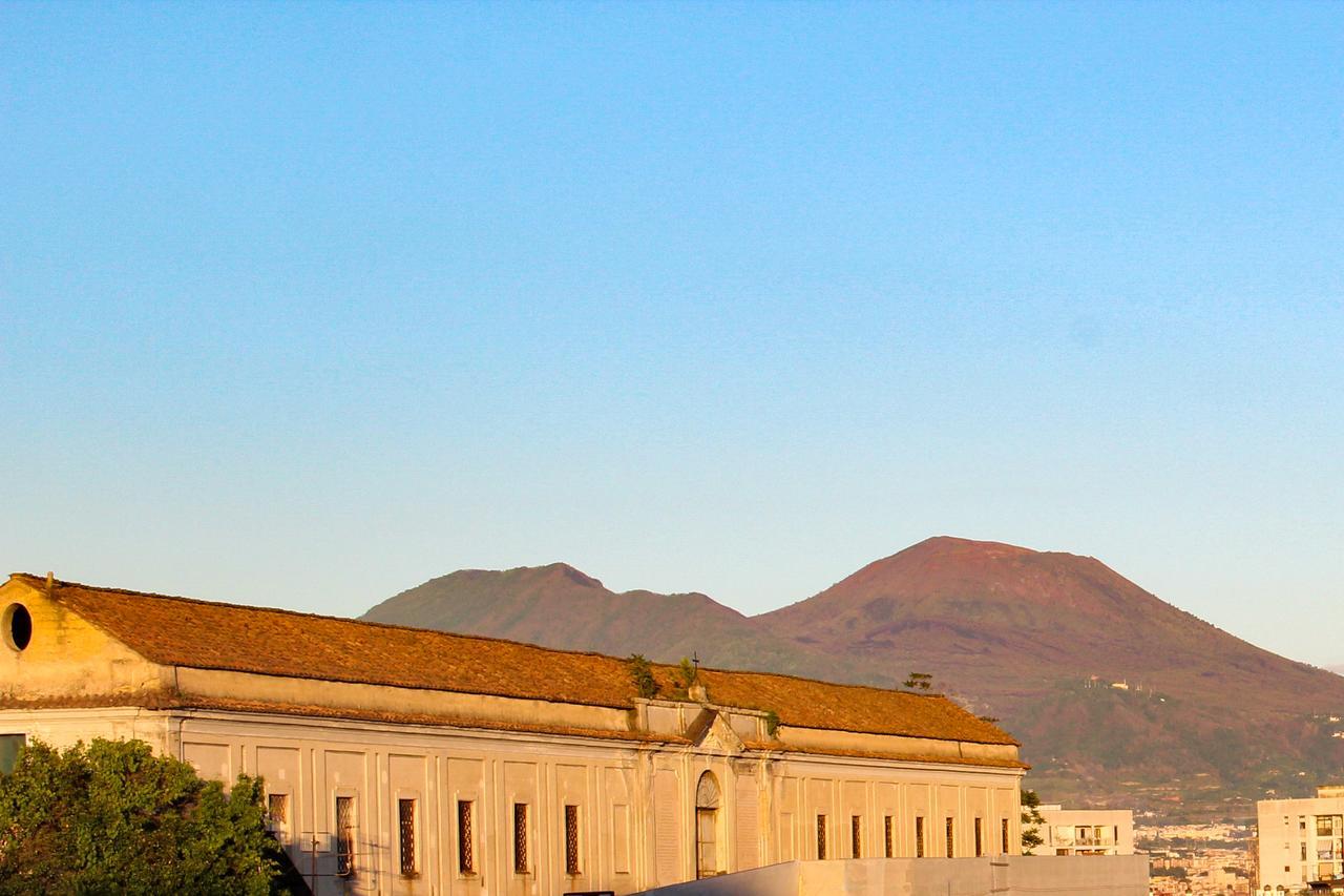 Mondo Suites Apartments Napoli Bagian luar foto