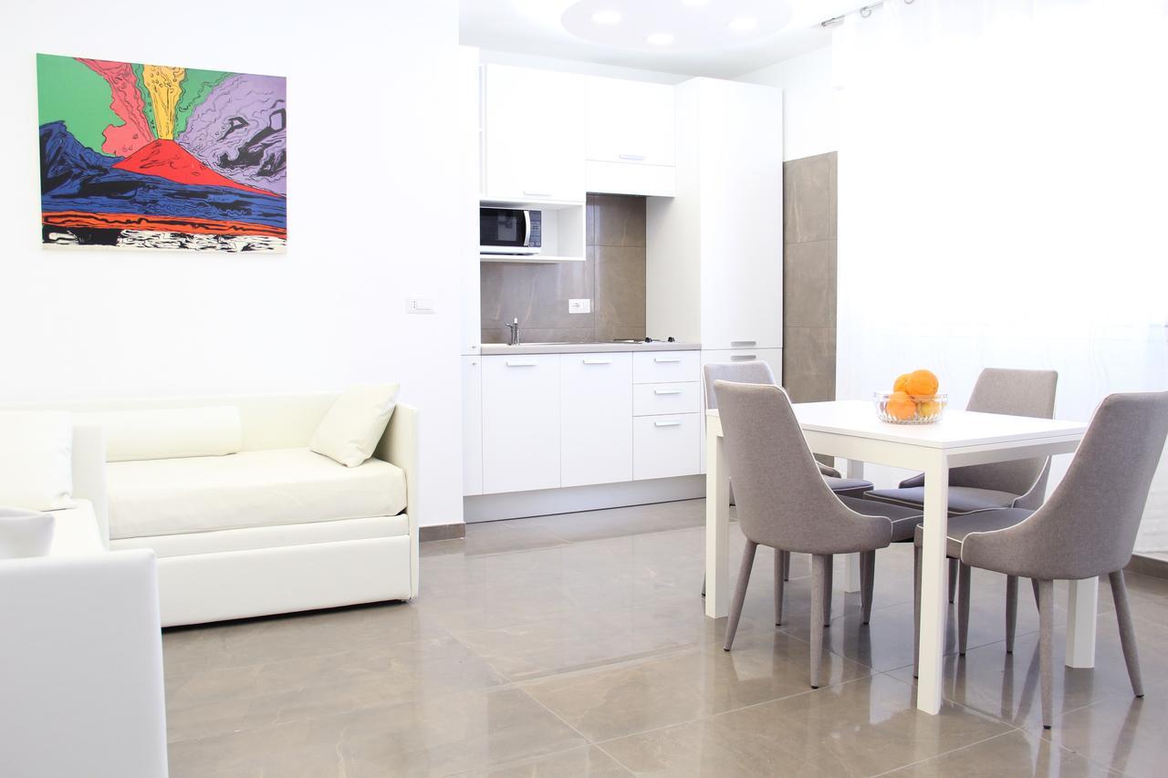Mondo Suites Apartments Napoli Bagian luar foto