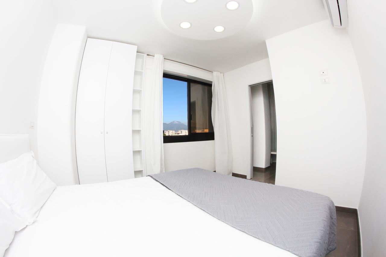 Mondo Suites Apartments Napoli Bagian luar foto