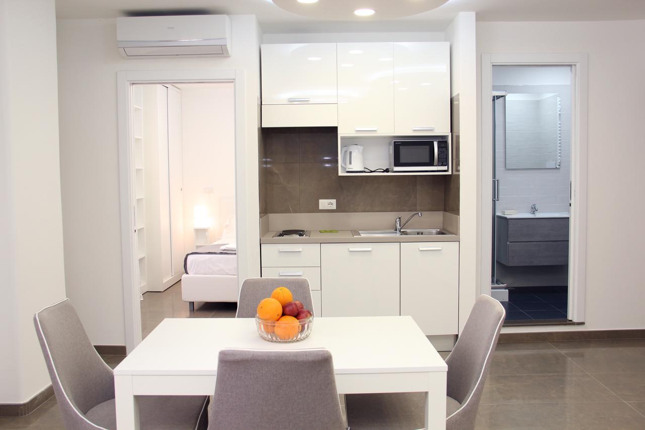Mondo Suites Apartments Napoli Bagian luar foto