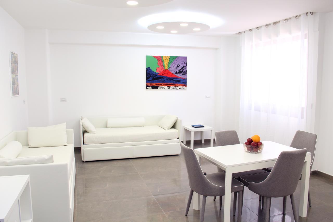 Mondo Suites Apartments Napoli Bagian luar foto